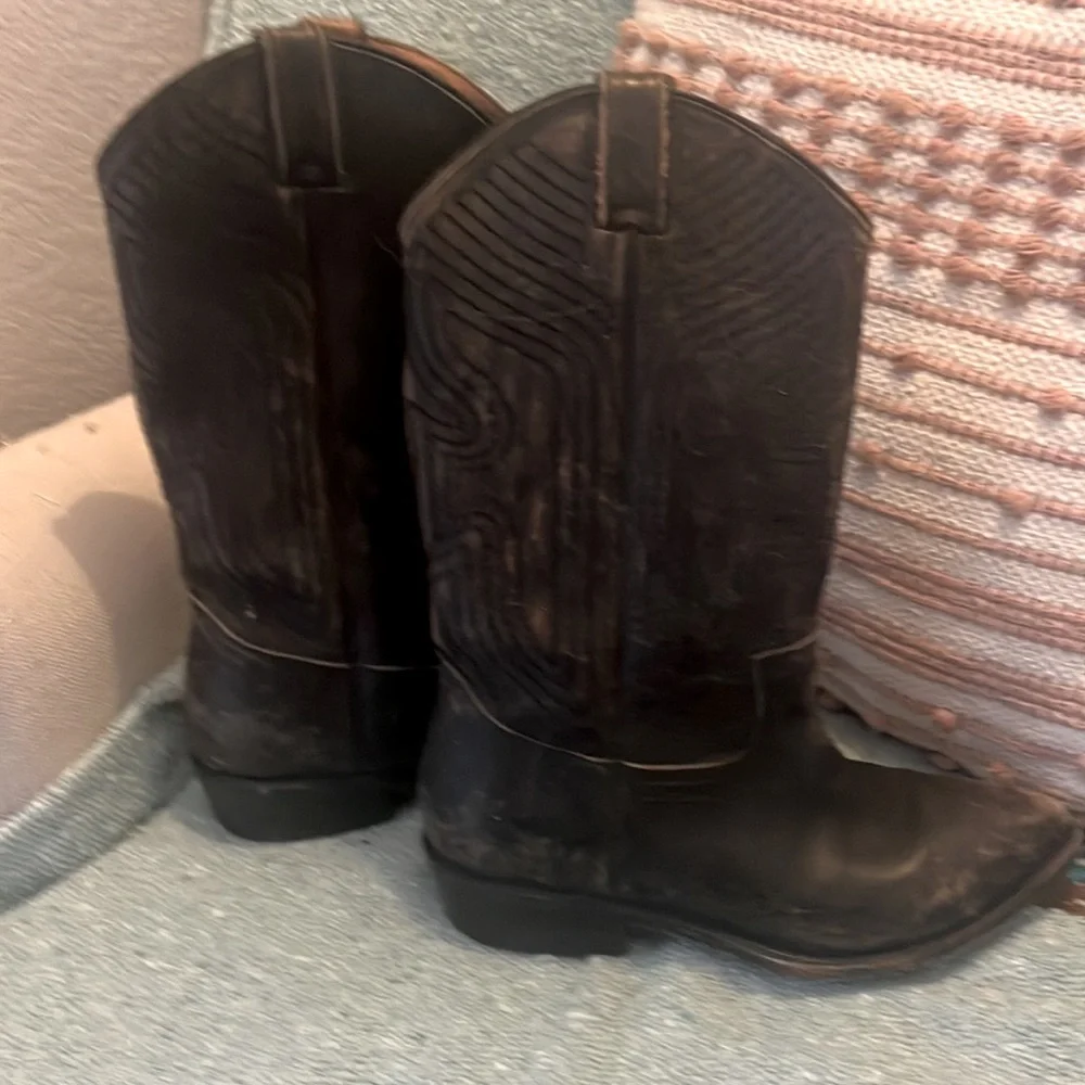 FRYE - Picture 4 of 6